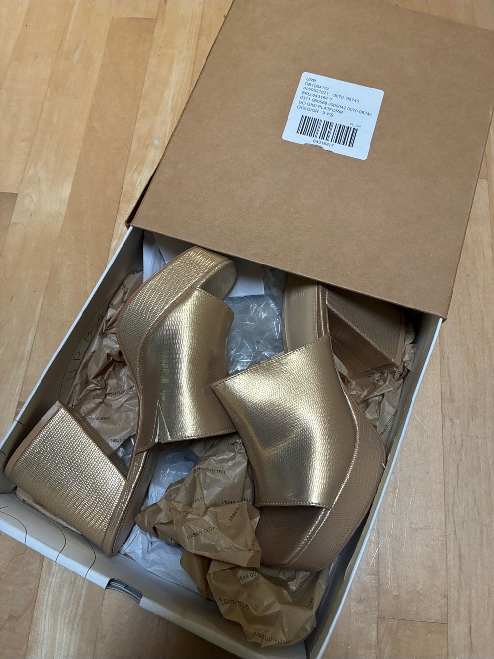 STUNNING-VINTAGE 70s-Urban Outfitters Metallic Gold Platform Slide Sandals Sz 9